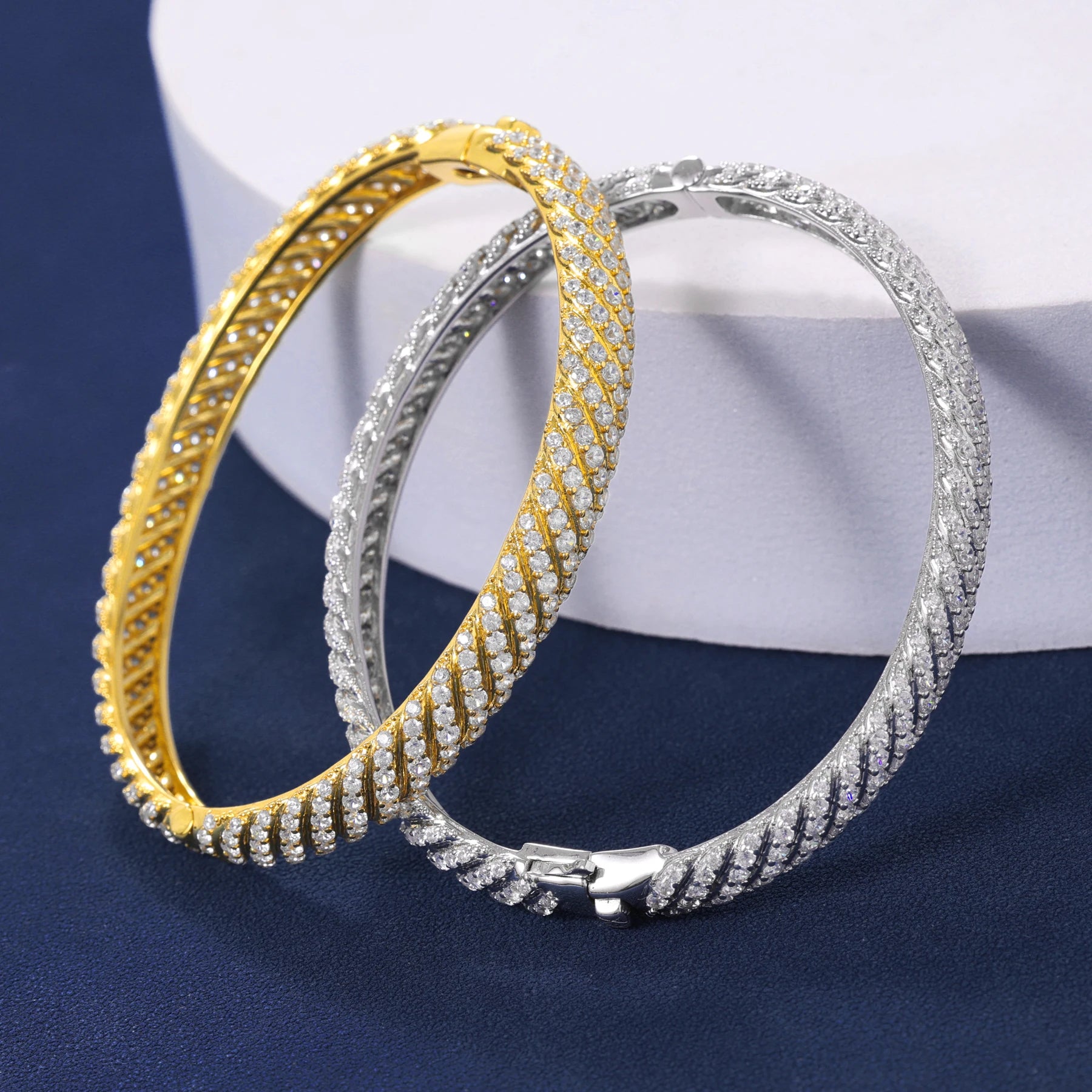 Luxury Hip Hop Style Jewlery 925 Sterling Silver VVS D Moissanite Diamond Sparkling 7mm Twisted Shape Bangle Bracelet