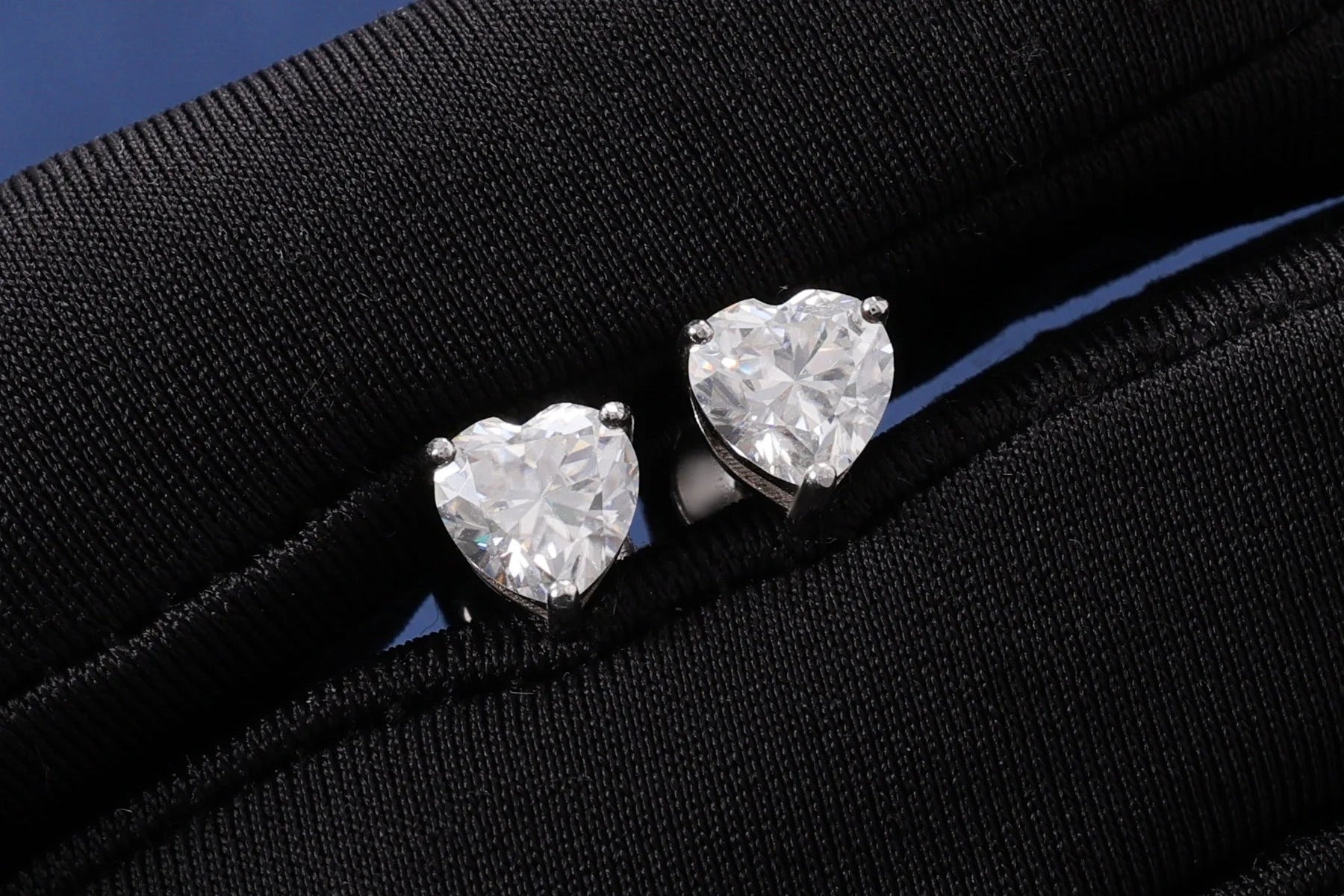 New Trendy 925 Sterling Sliver VVS Moissanite Earrings Fine Iced Out Heart Stud Earrings Women's Popular Geometric Jewelry