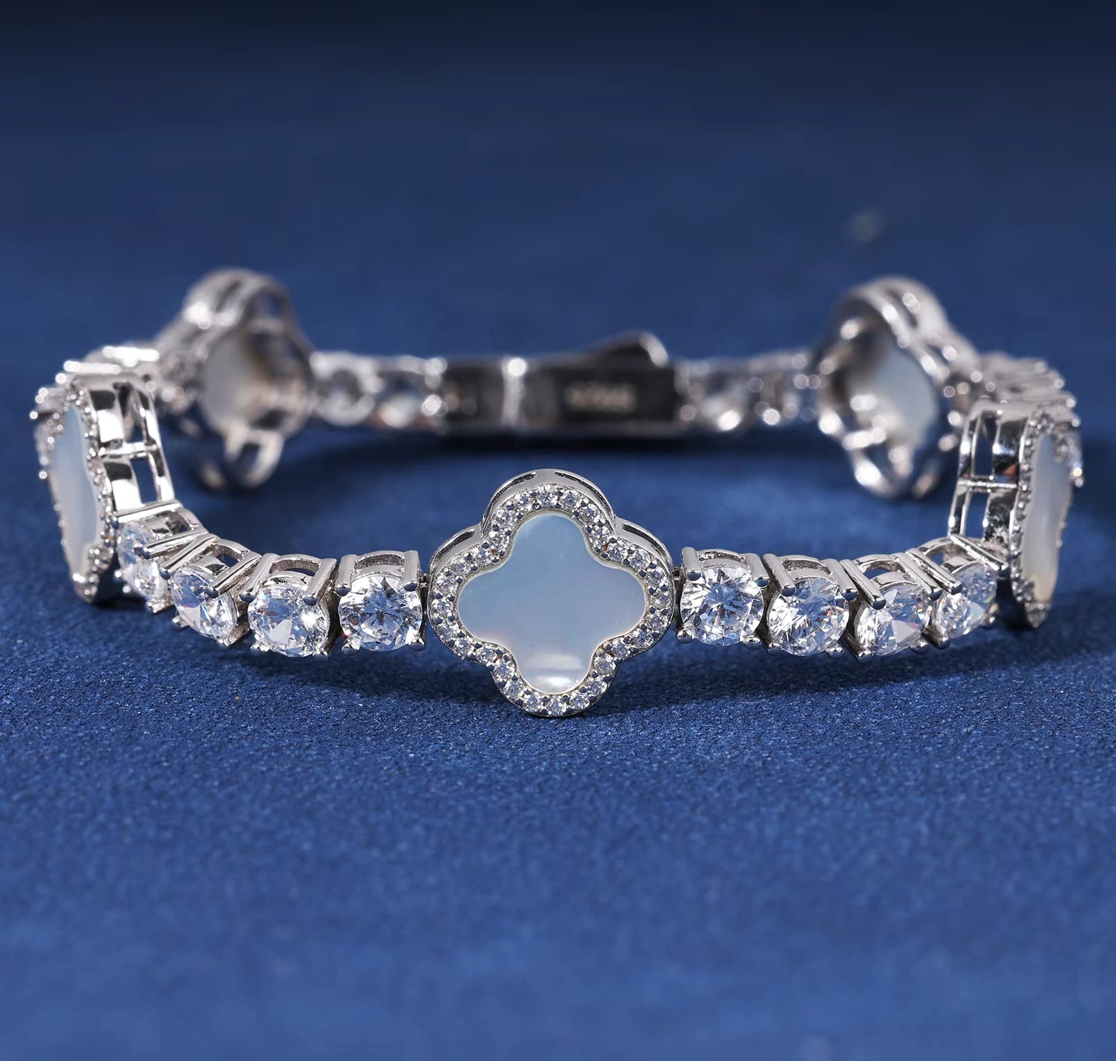 Hot Selling VVS D Moissanite 925 Silver Hip Hop Bangle Jewelry New Design Clover Bracelet Charming Elegant Luxury Bracelet