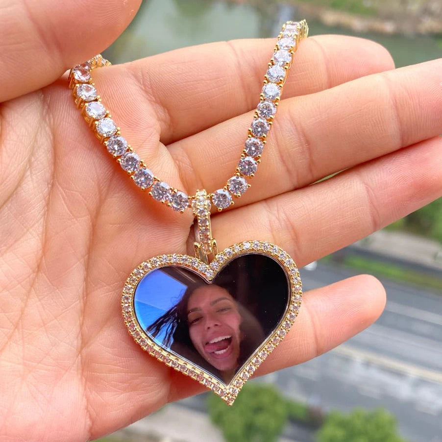 Ice Stone Custom Round Wing CZ Crystal Photo Frame Pendant