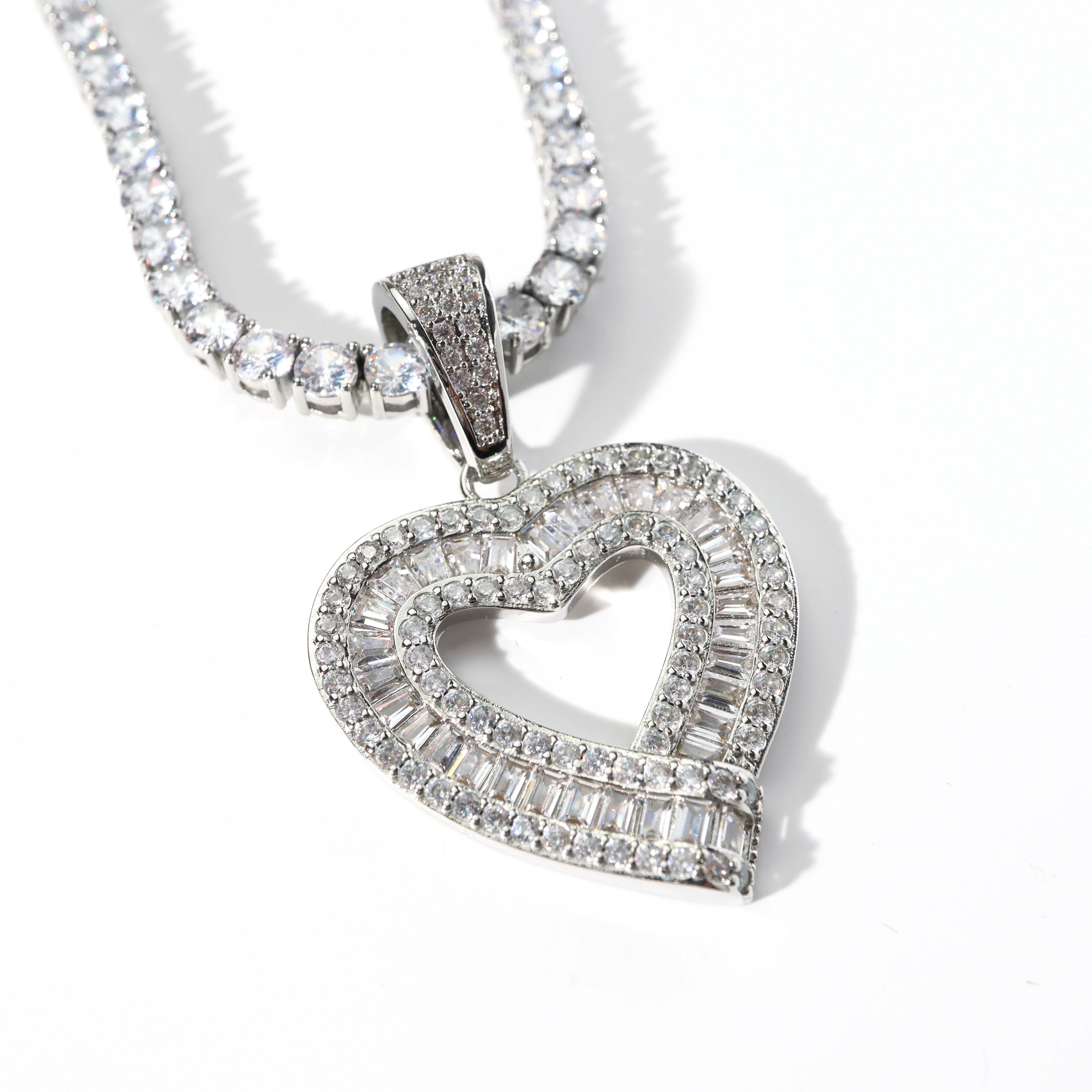 Top ICY Fashion Hip Hop Baguette Heart Pendants for Necklace Couples Men and Women love Romantic iced out pendant necklace
